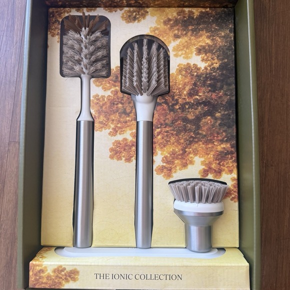 Curio Home Goods Other - Curio Ionic Brush Set, Stainless Steel Magnetized Stand Upright Kitchen Dishwash